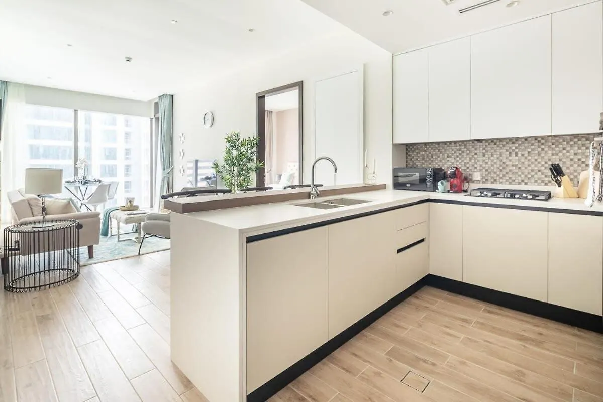 Frank Porter - Marina Gate 3 Dubai Apartment